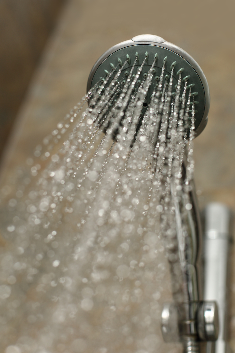 Low-flow showerhead